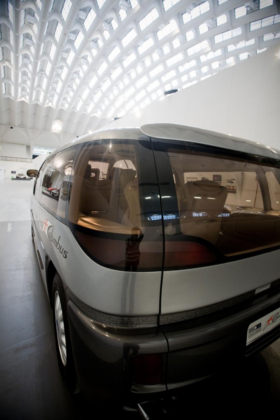  ItalDesign Columbus 1992 года  (фото 3 из 6)